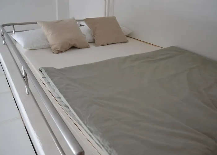 Stone Bridge Studio Apartment *